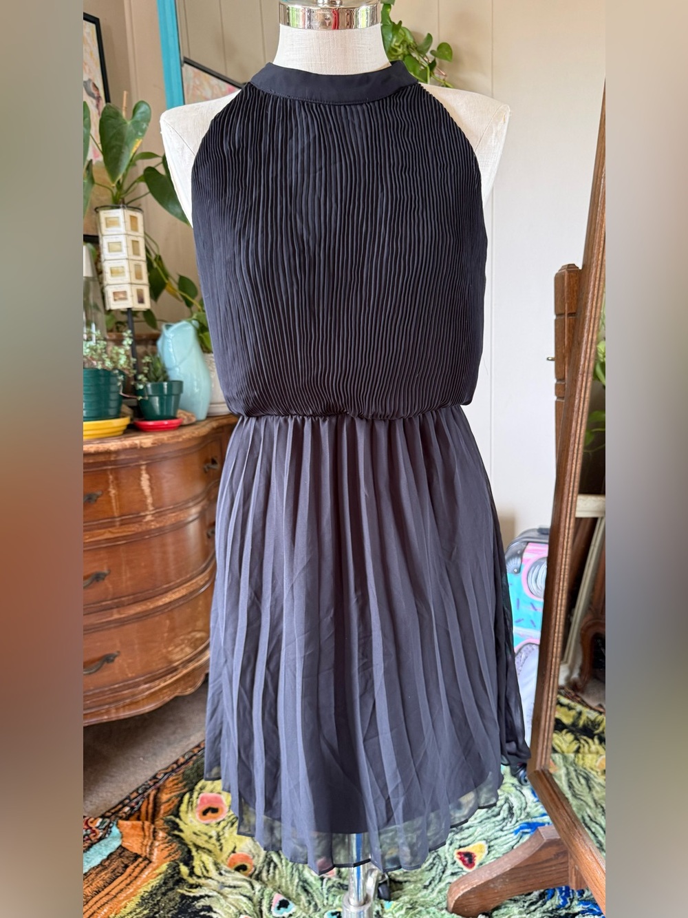 Glamour Summer Sleeveless Pleated Dress Black  Mock Neck Stretchy Size 14